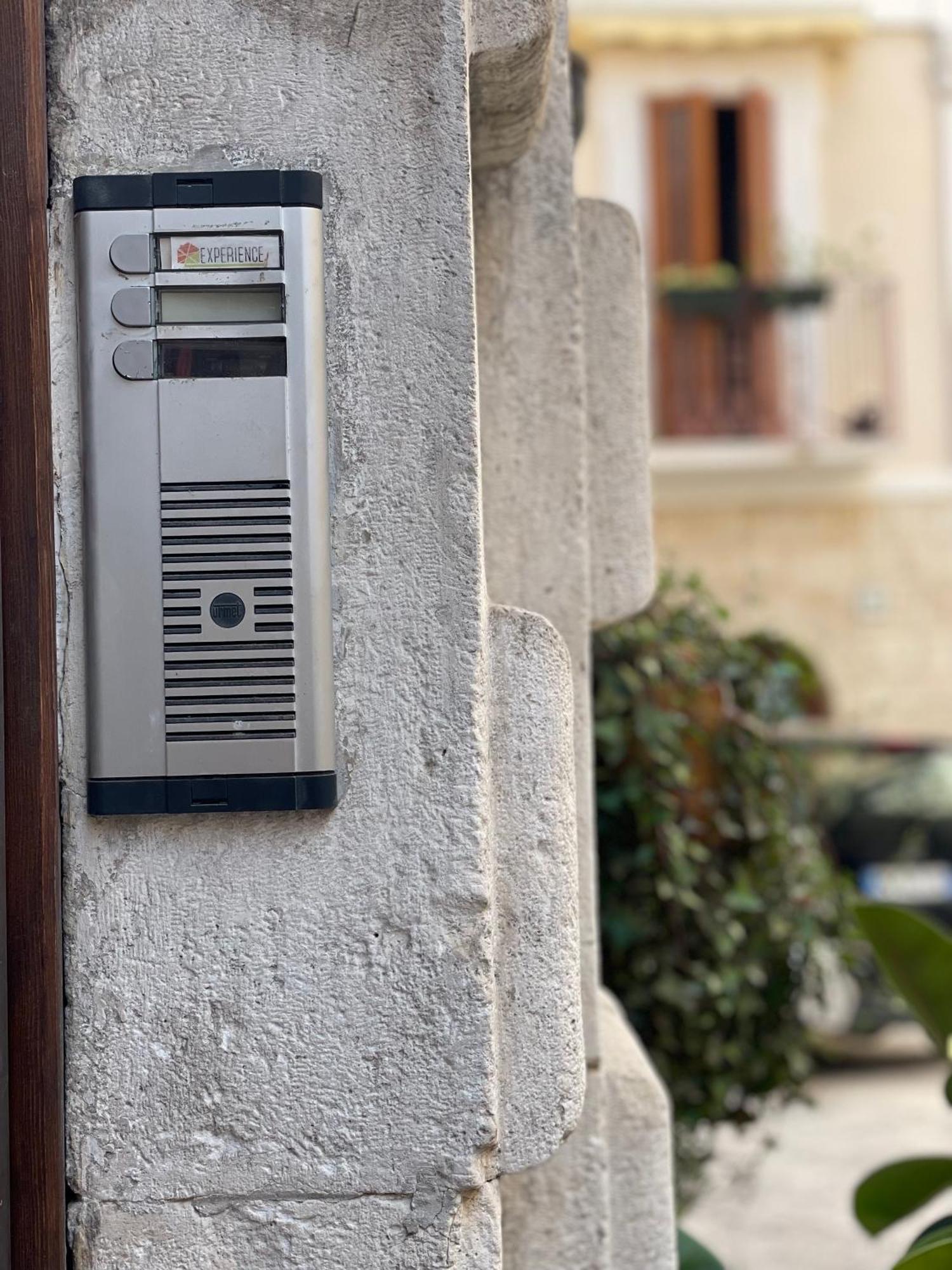 Palazzo Verrone Bari Bagian luar foto