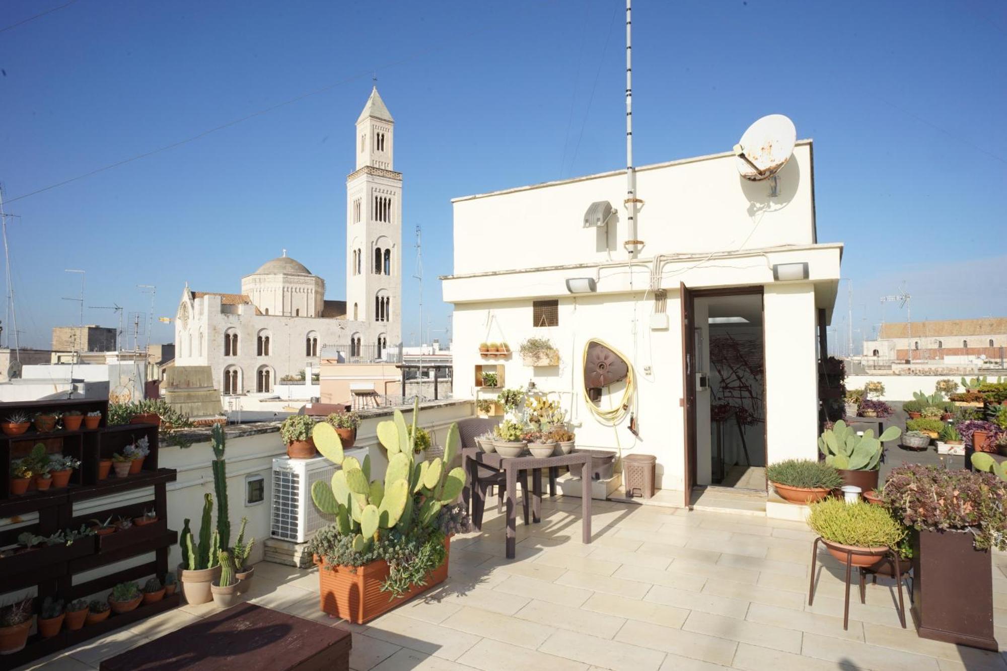 Palazzo Verrone Bari Bagian luar foto