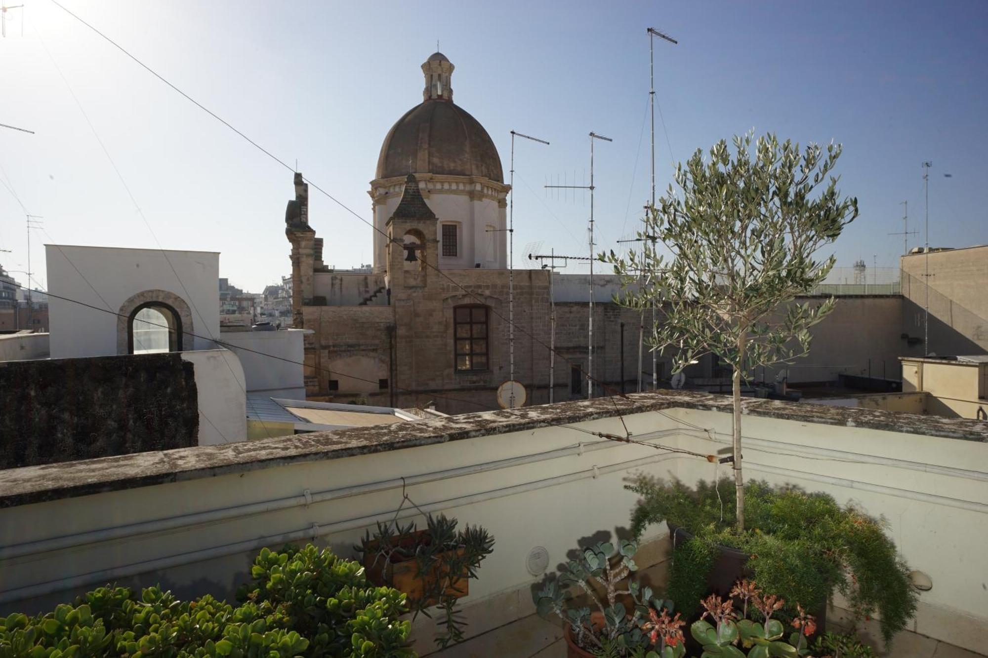 Palazzo Verrone Bari Bagian luar foto