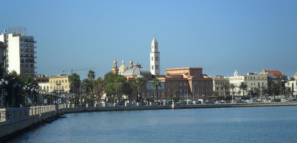 Palazzo Verrone Bari Bagian luar foto